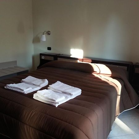 Il Girasole Formia Guesthouse Rooms Bagian luar foto