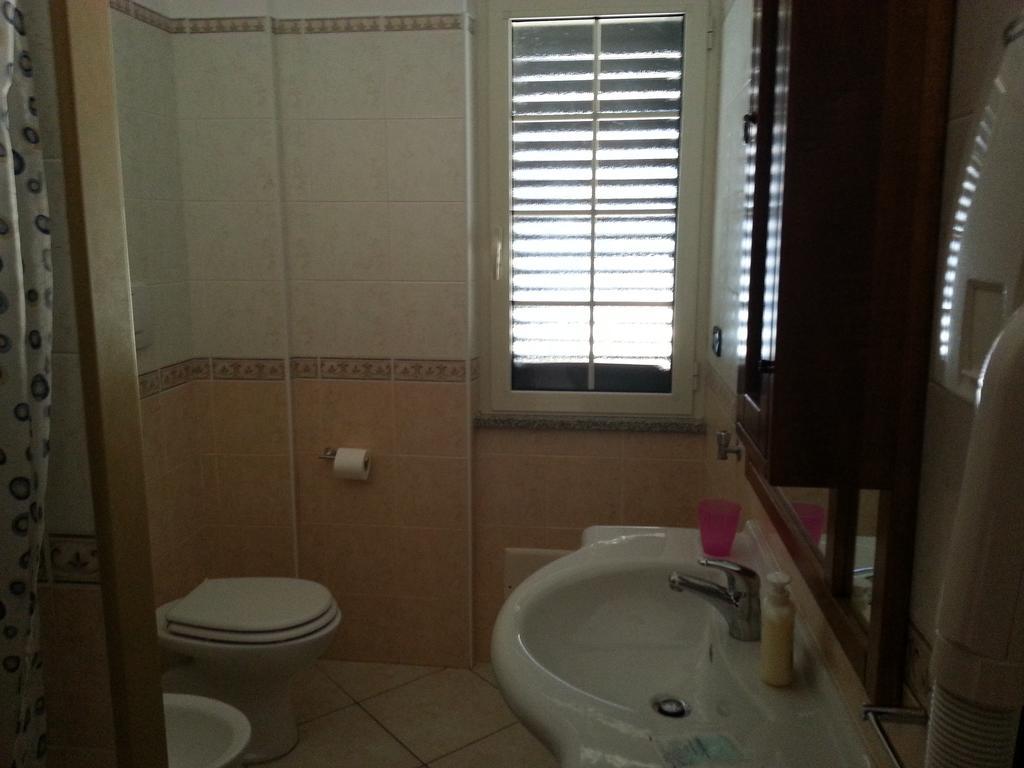 Il Girasole Formia Guesthouse Rooms Bagian luar foto