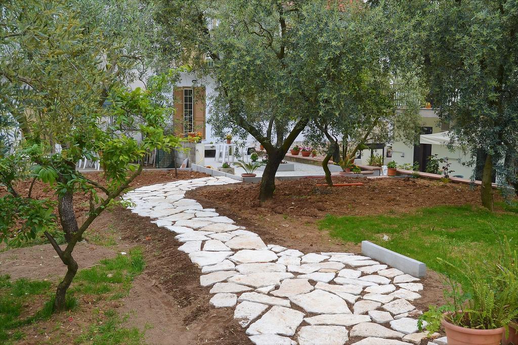 Il Girasole Formia Guesthouse Rooms Bagian luar foto