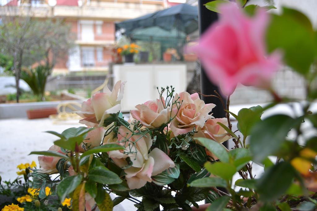 Il Girasole Formia Guesthouse Rooms Bagian luar foto