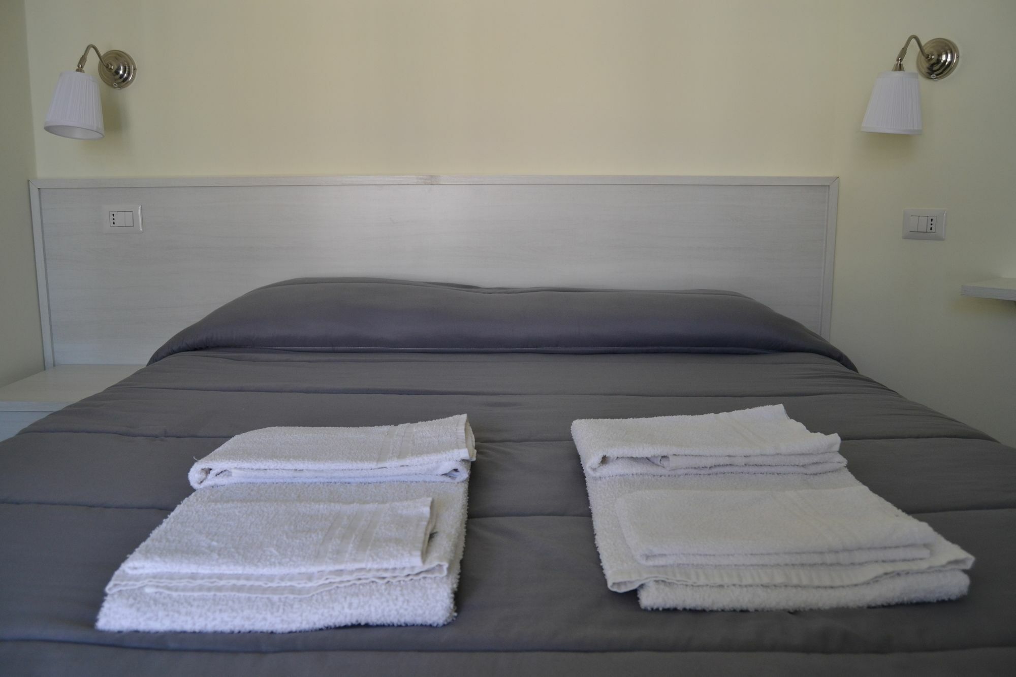 Il Girasole Formia Guesthouse Rooms Bagian luar foto
