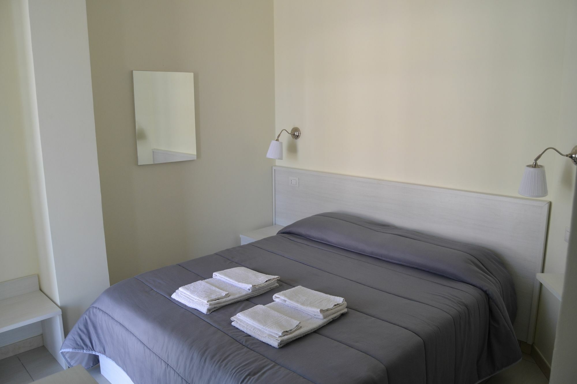 Il Girasole Formia Guesthouse Rooms Bagian luar foto